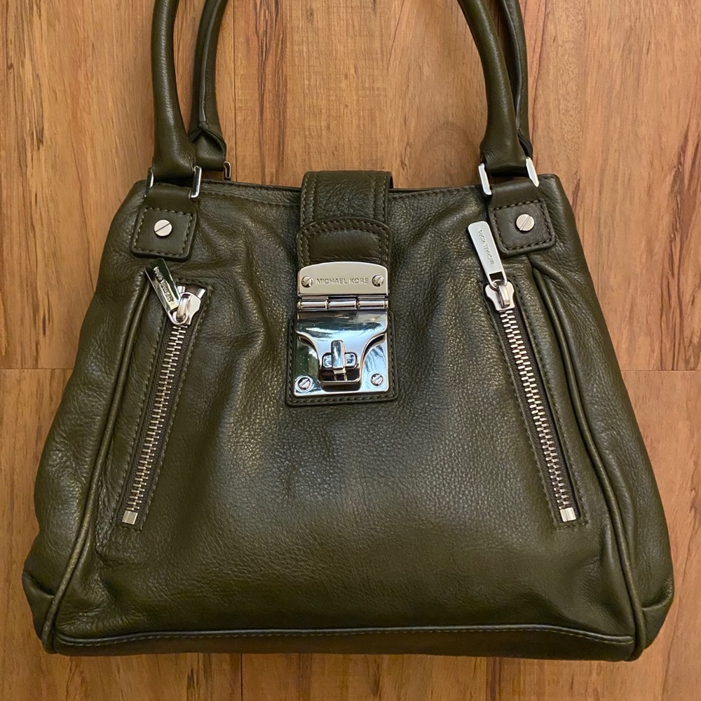 🌺Final Price w/Free Shipping🌺MICHAEL BY MICHAEL KORS (Dust Bag Added) - Picture 2 of 16